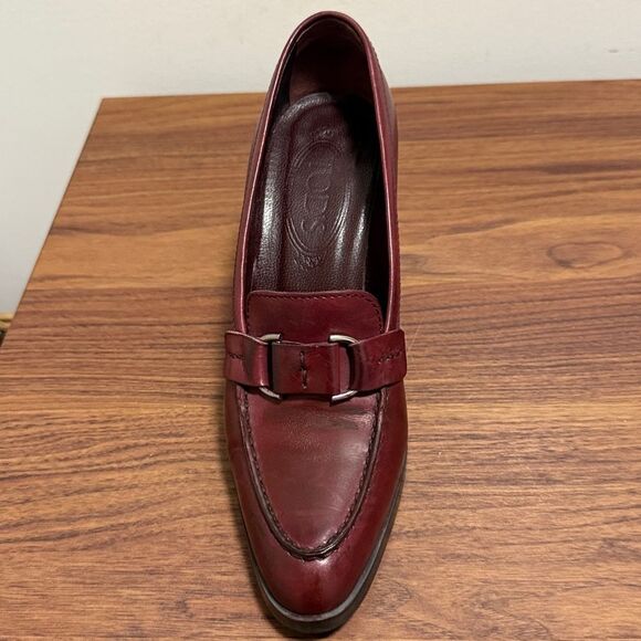 Tod’s Woman’s Burgundy Calfskin Leather Loafer with Block Heel. Size 6.5. - Picture 3 of 10
